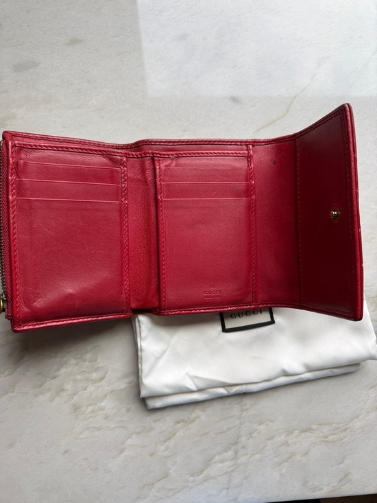 Gucci Red Quilted GG Chevron Marmont Leather Wallet with Gold Hardware - Picture 3 of 6